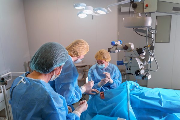 Révélez votre regard : tout sur la blépharoplastie à Bordeaux